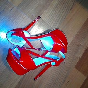 🥰 Cute Red heels